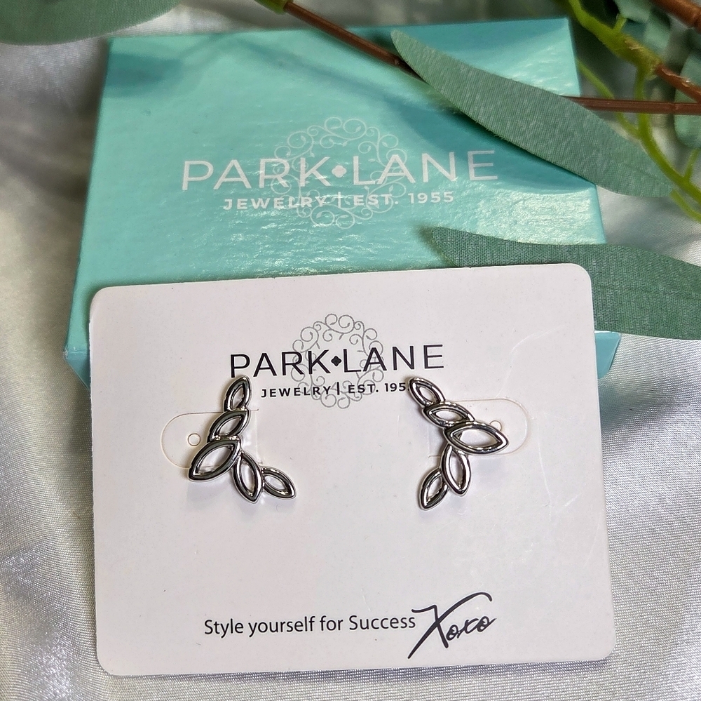 Park Lane Silver Leaf Crepe Earrings